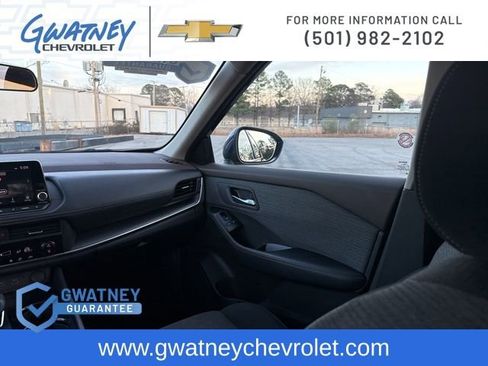 Used 2023 Nissan Rogue SV image 24