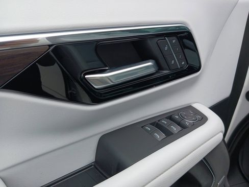 New 2025 Chevrolet Tahoe Premier image 9