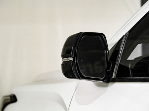 Used 2022 Toyota Tundra SR5 w/ SR5 Convenience Package image 31