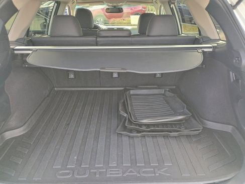 Used 2018 Subaru Outback 2.5i Limited image 18