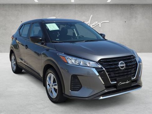 Used 2025 Nissan Kicks Play S FWD image 2