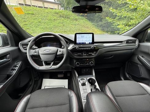 Used 2025 Ford Escape ST-Line FWD image 10