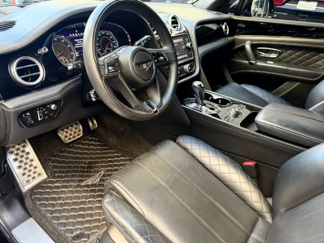 Used 2017 Bentley Bentayga AWD/4WD image 12