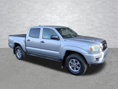 Used 2014 Toyota Tacoma PreRunner image 2