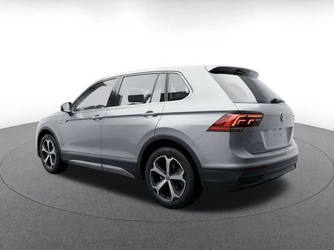 Used 2026 Volkswagen Tiguan SE AWD/4WD image 5