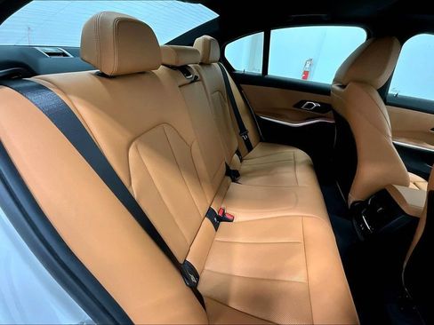 New 2025 BMW 330i Sedan RWD image 9