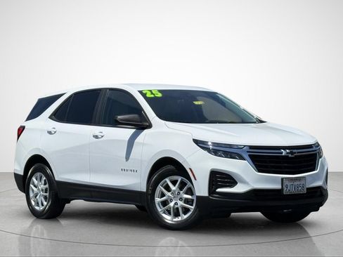 Used 2024 Chevrolet Equinox LS FWD image 2