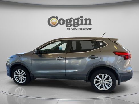 Used 2018 Nissan Rogue Sport S w/ S Appearance Package FWD image 2