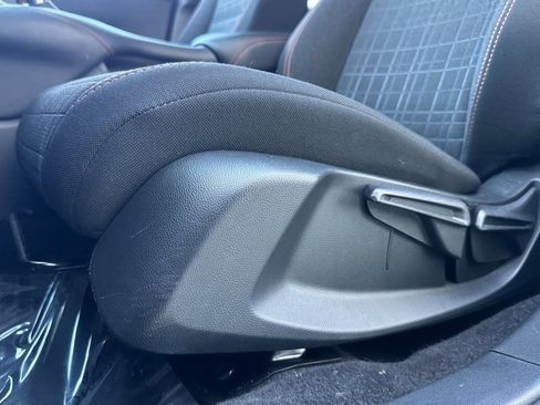 Used 2025 Honda HR-V Sport image 14