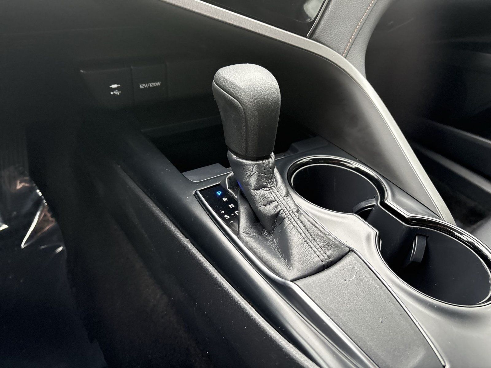 Used 2019 Toyota Camry LE w/ Convenience Package FWD image 21