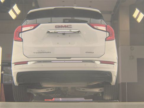 Used 2023 GMC Terrain Denali image 7