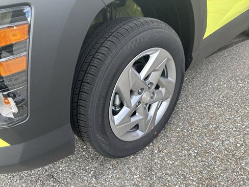 New 2026 Hyundai Kona SE image 17