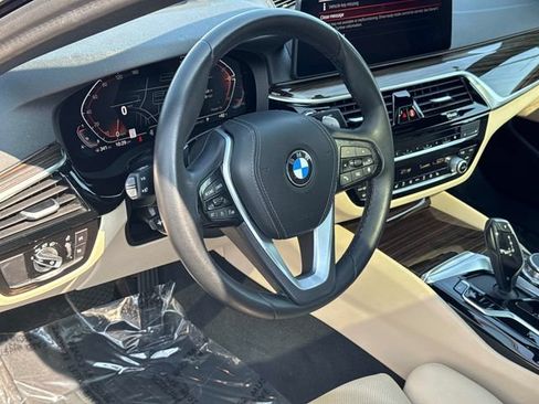 Used 2023 BMW 540i w/ Premium Package RWD image 20