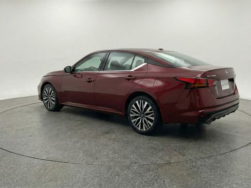Used 2025 Nissan Altima 2.5 SV image 6