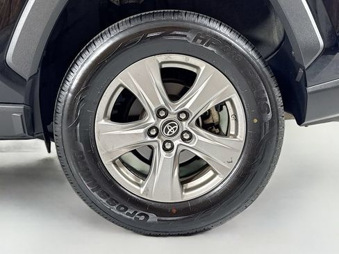 Used 2023 Toyota RAV4 LE AWD/4WD image 9