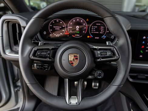 Certified 2025 Porsche Cayenne S image 33