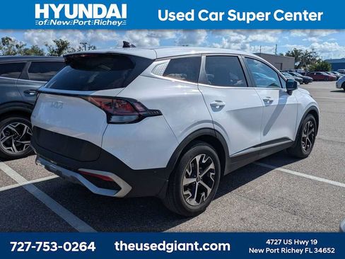 Used 2023 Kia Sportage EX FWD image 2