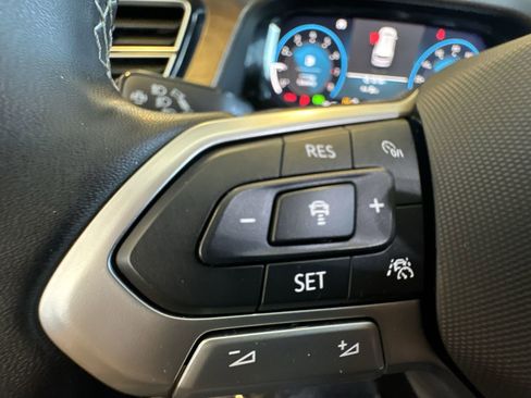 Used 2024 Volkswagen Atlas SE image 14