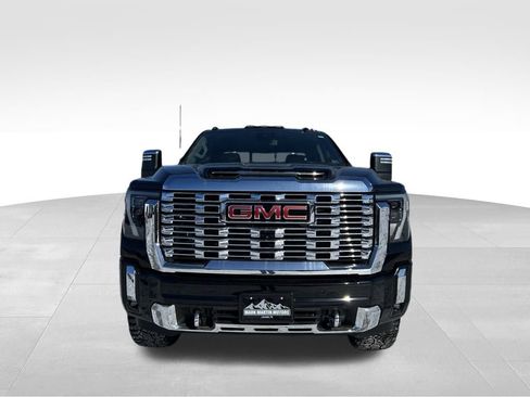 Used 2024 GMC Sierra 2500 Denali image 8