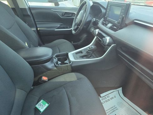 Certified 2021 Toyota RAV4 LE FWD image 12