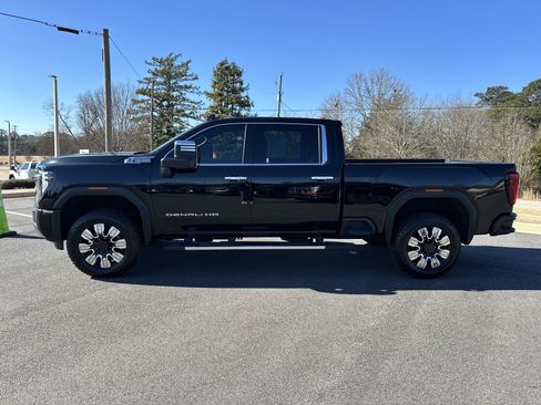 Certified 2024 GMC Sierra 2500 Denali image 9