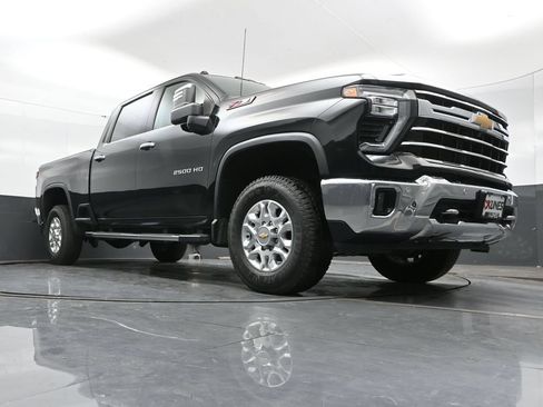 Used 2024 Chevrolet Silverado 2500 LTZ w/ LTZ Convenience Package AWD/4WD image 43