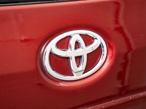 Used 2020 Toyota Sienna XLE FWD image 18