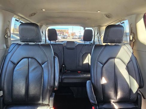 Used 2017 Chrysler Pacifica Touring-L Plus image 11