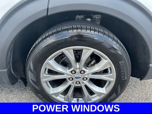 Used 2023 Ford Explorer XLT w/ Equipment Group 202A RWD image 16