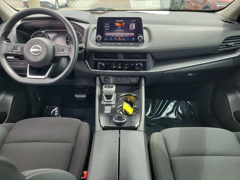 Used 2024 Nissan Rogue S AWD/4WD image 9