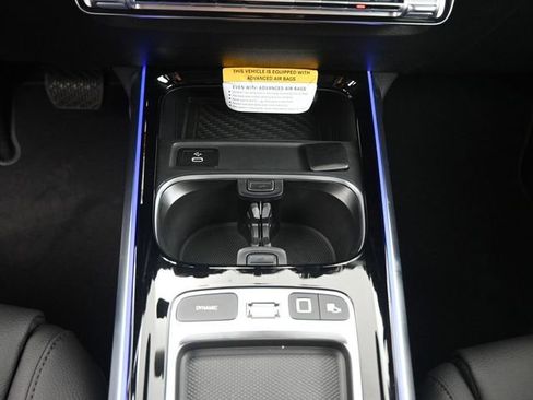 New 2025 Mercedes-Benz GLB 250 image 9