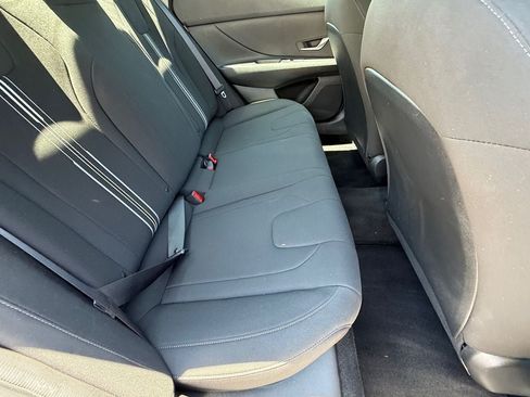 Used 2024 Hyundai Elantra SEL FWD image 11