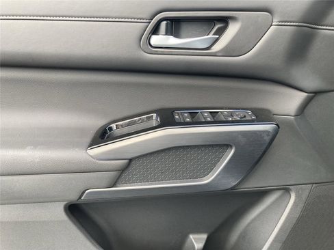 New 2026 Nissan Pathfinder SL image 28