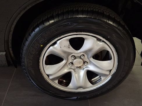 Used 2016 Subaru Forester 2.5i AWD/4WD image 9