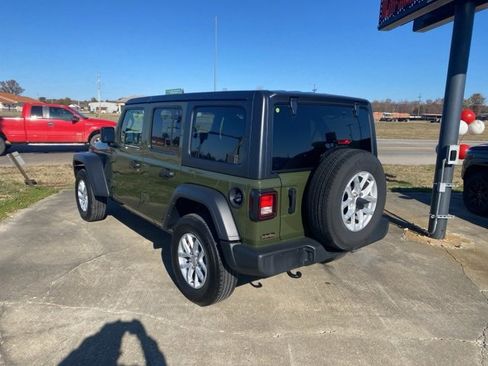 Used 2023 Jeep Wrangler Sport S image 4