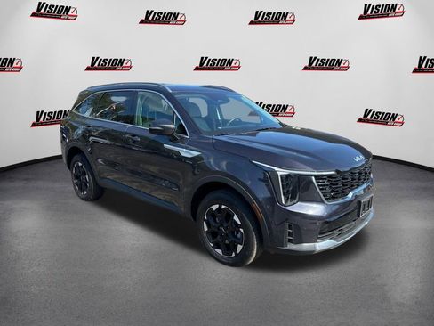 Certified 2025 Kia Sorento S image 3