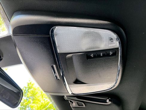 Used 2019 Dodge Charger SXT w/ Leather Interior Group RWD image 32