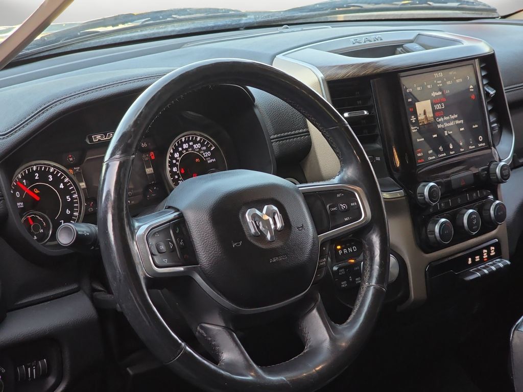 Used 2019 RAM 1500 Laramie AWD/4WD image 11