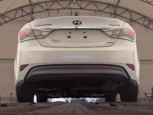 Used 2015 Hyundai Sonata Limited w/ Option Group 02 FWD image 7