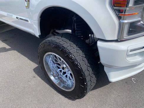 Used 2020 Ford F250 Platinum w/ FX4 Off-Road Package AWD/4WD image 5