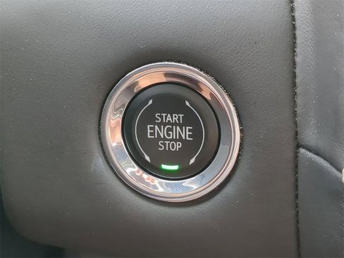 Used 2023 GMC Yukon Denali Ultimate w/ LPO, Floor Liner Package image 30