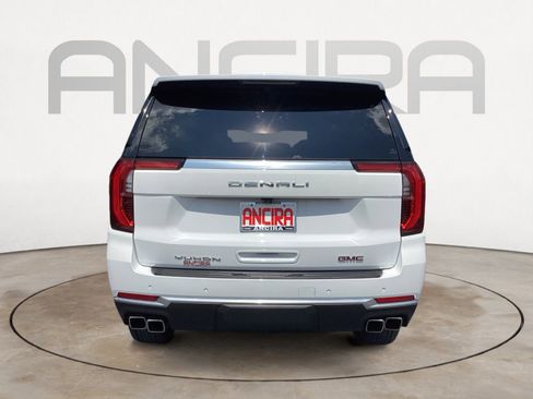 Used 2025 GMC Yukon Denali AWD/4WD image 11