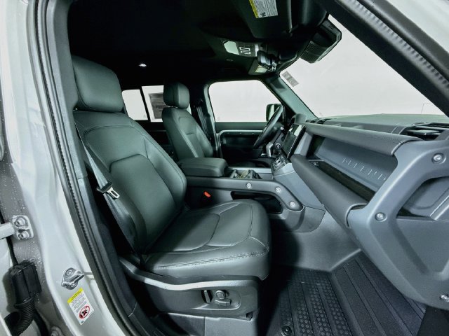 New 2026 Land Rover Defender 110 X-Dynamic SE AWD/4WD image 30