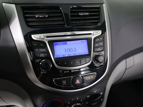 Used 2012 Hyundai Accent SE FWD image 35