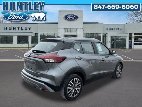 Used 2021 Nissan Kicks SV image 5