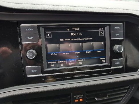 Used 2022 Volkswagen Jetta Sport image 19