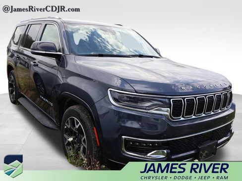 Used 2024 Jeep Wagoneer Series III AWD/4WD image 8