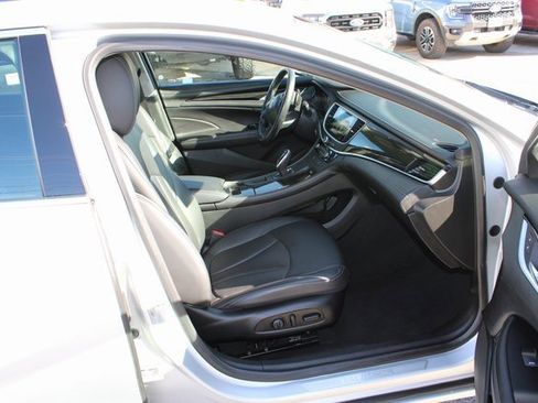Used 2018 Buick LaCrosse Essence image 6