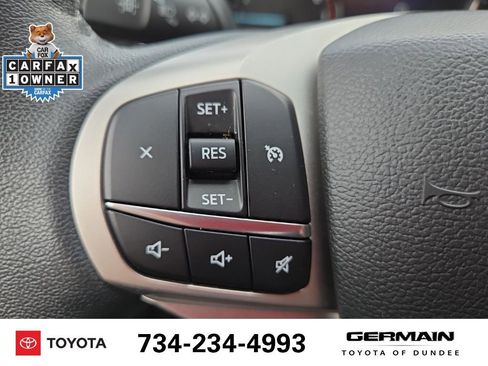 Used 2023 Ford Explorer XLT w/ Equipment Group 202A AWD/4WD image 22