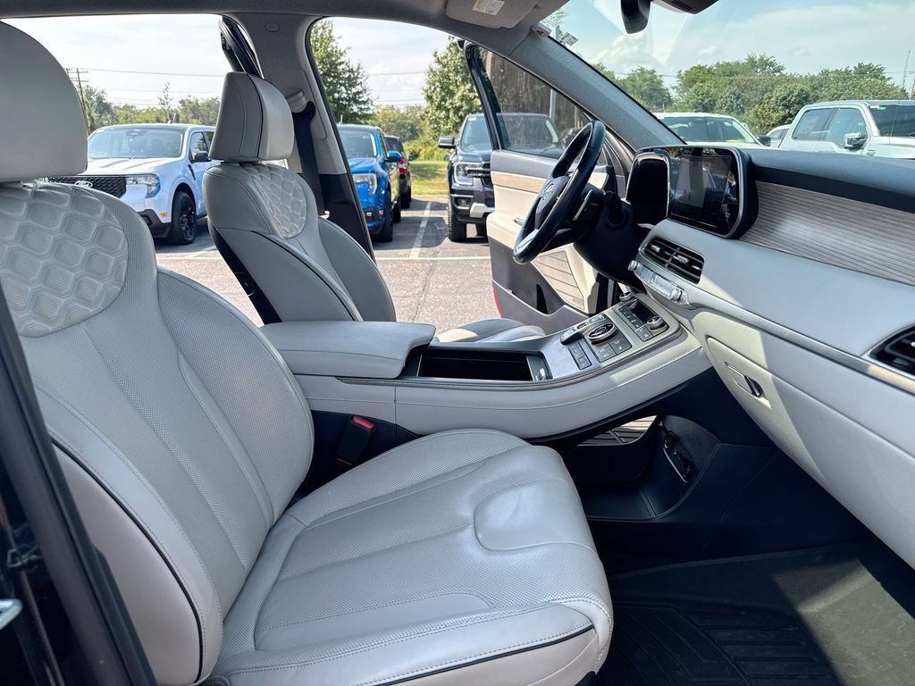 Used 2022 Hyundai Palisade Limited AWD/4WD image 23